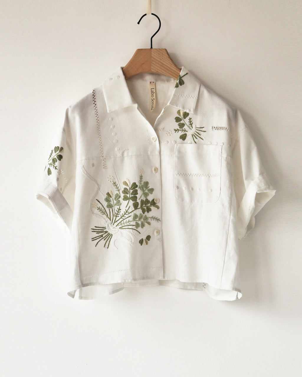 Clover Bouquet Note Shirt