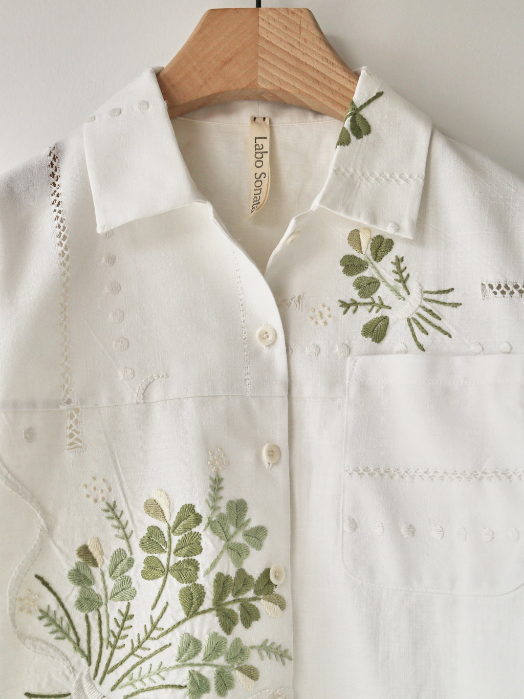 Clover Bouquet Note Shirt