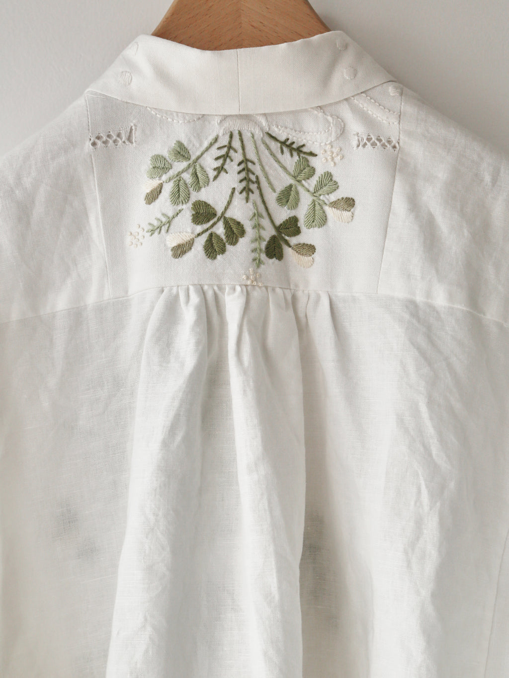 Clover Bouquet Tone Shirt