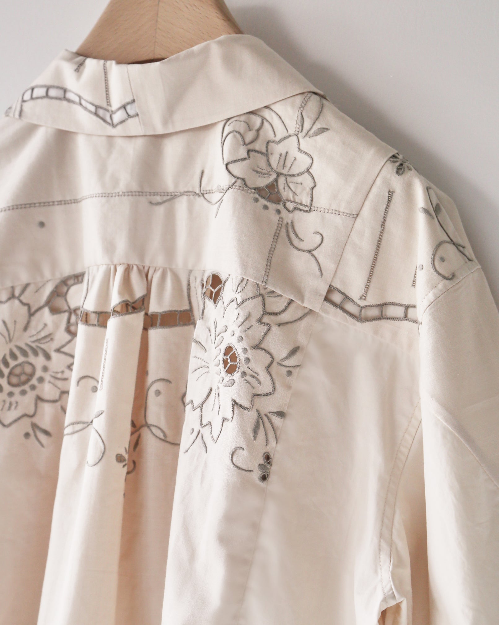 Warm Breeze Note Shirt