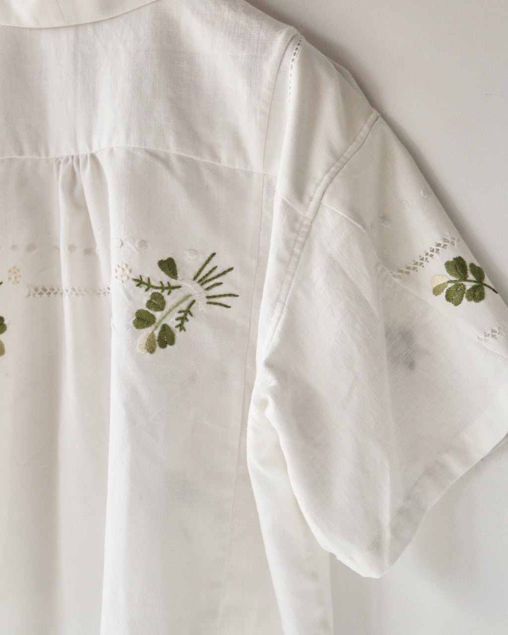Clover Bouquet Note Shirt