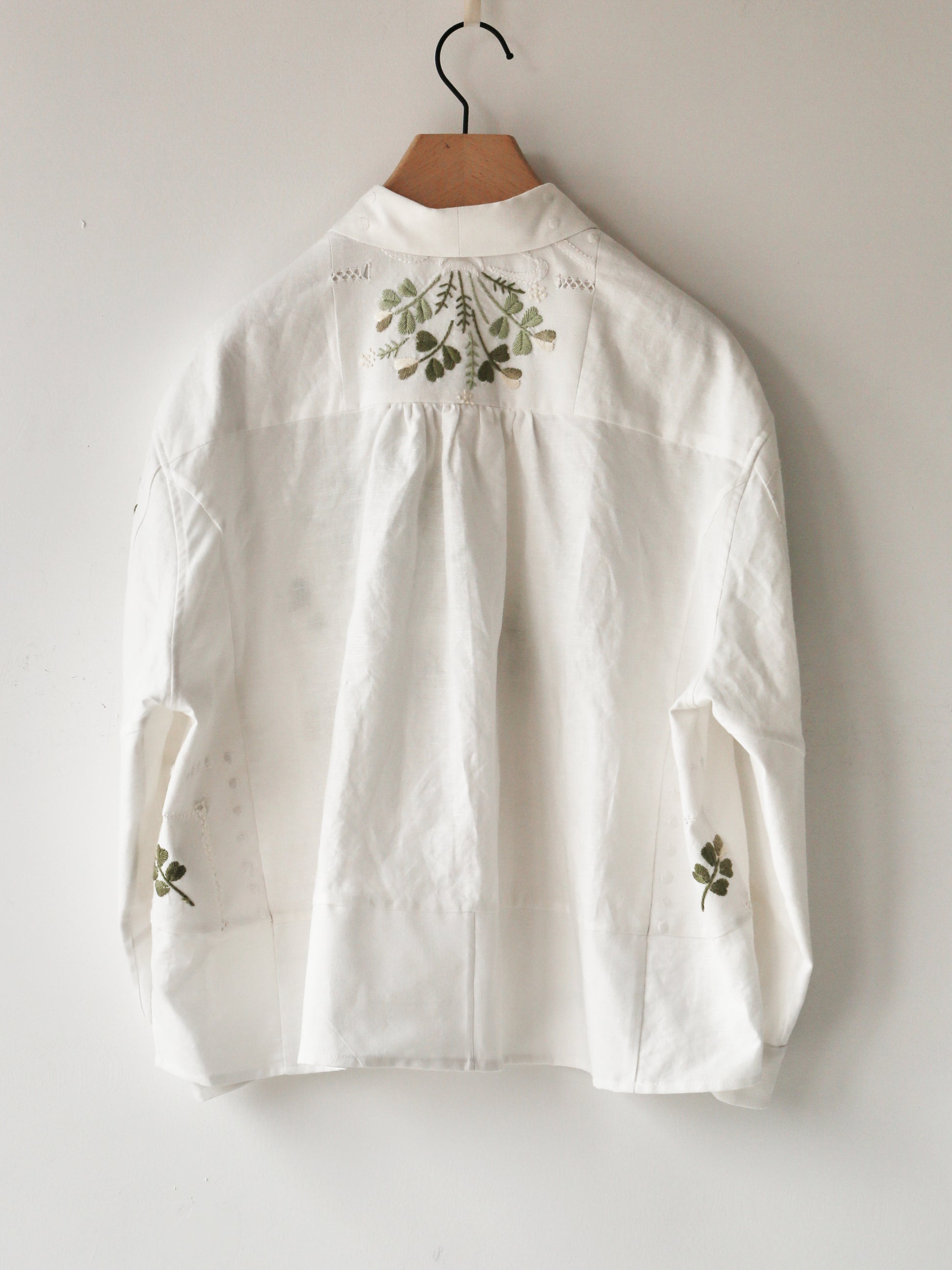 Clover Bouquet Tone Shirt