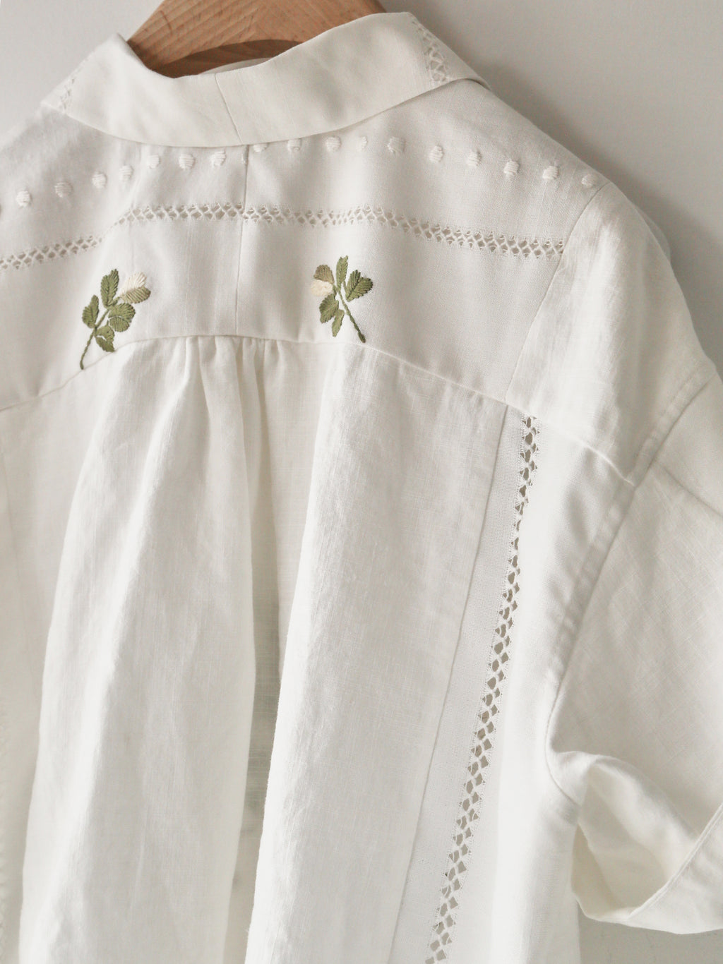 Clover Bouquet Note Shirt