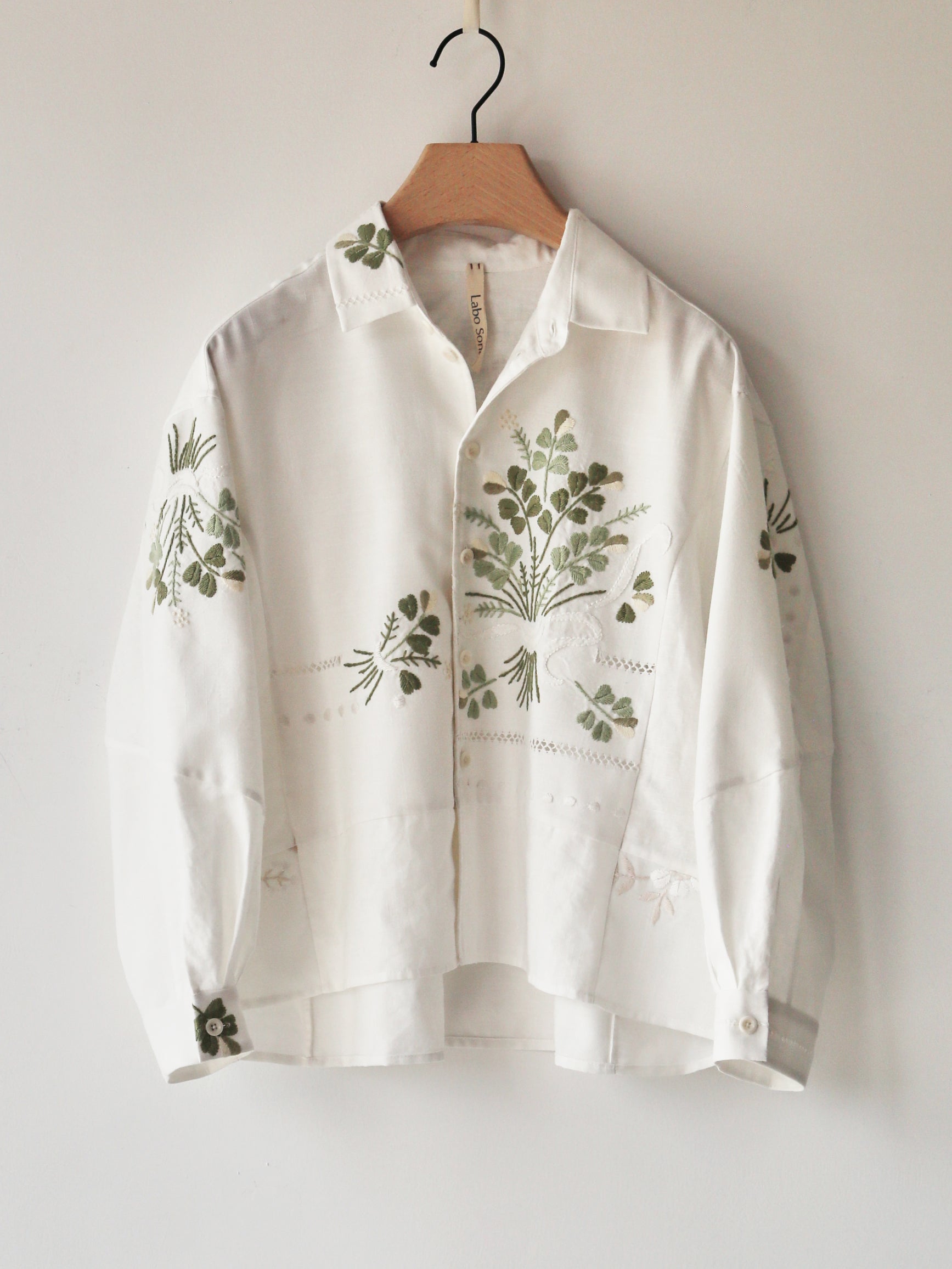 Clover Bouquet Tone Shirt