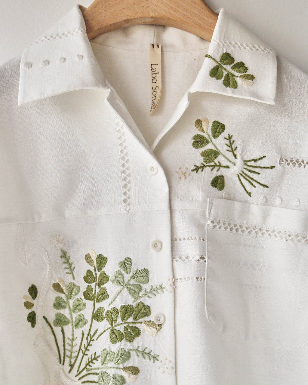 Clover Bouquet Note Shirt
