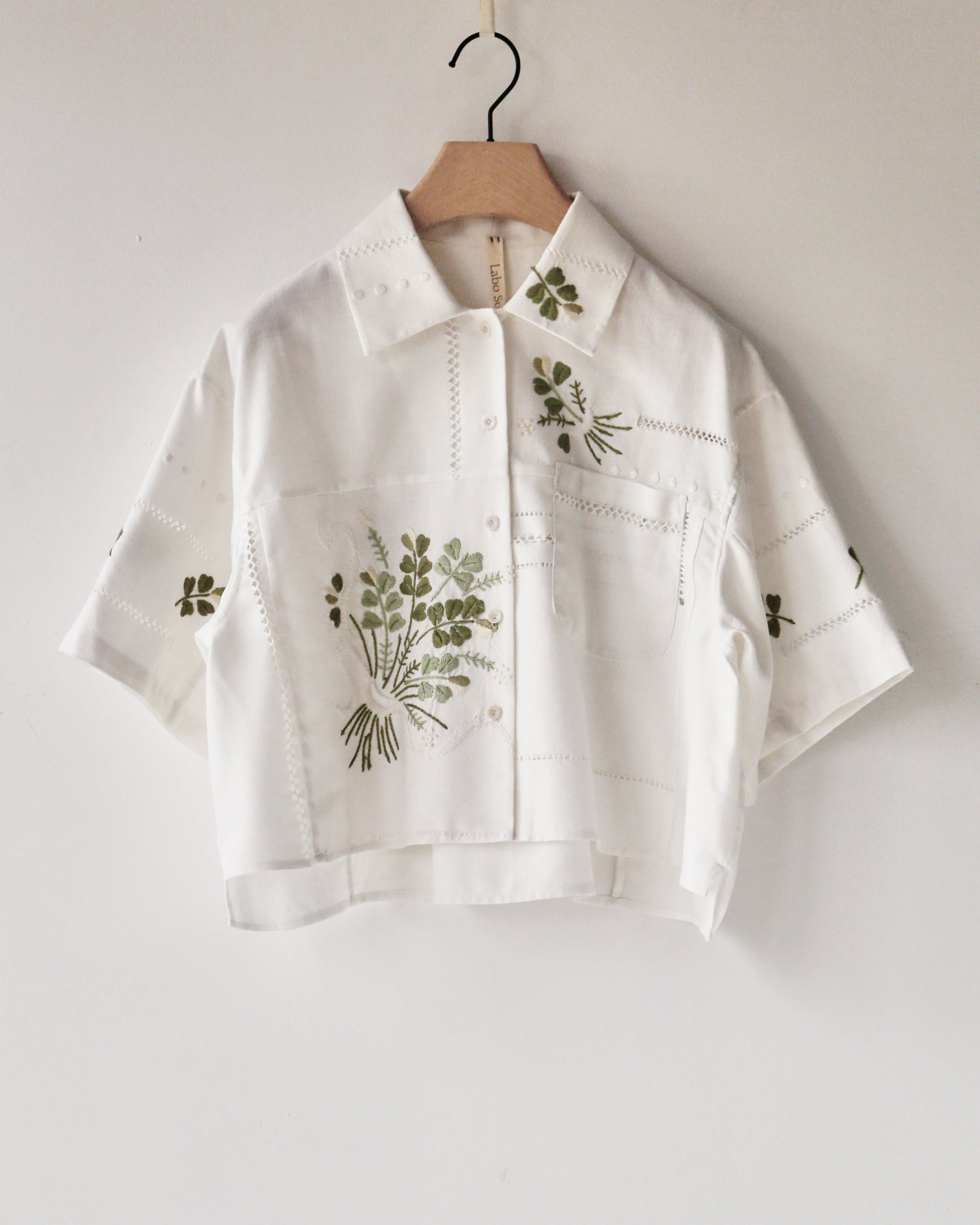 Clover Bouquet Note Shirt