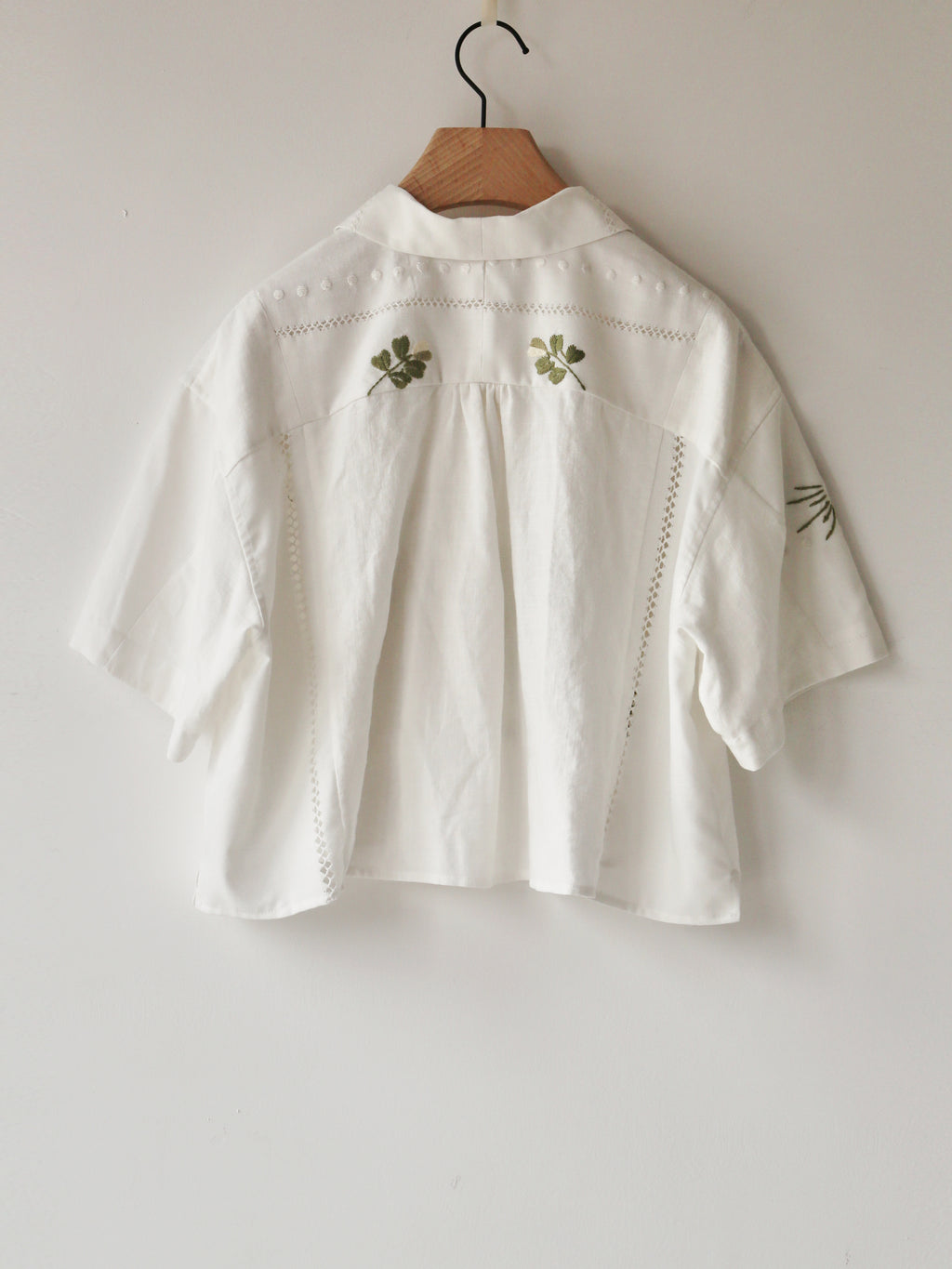 Clover Bouquet Note Shirt