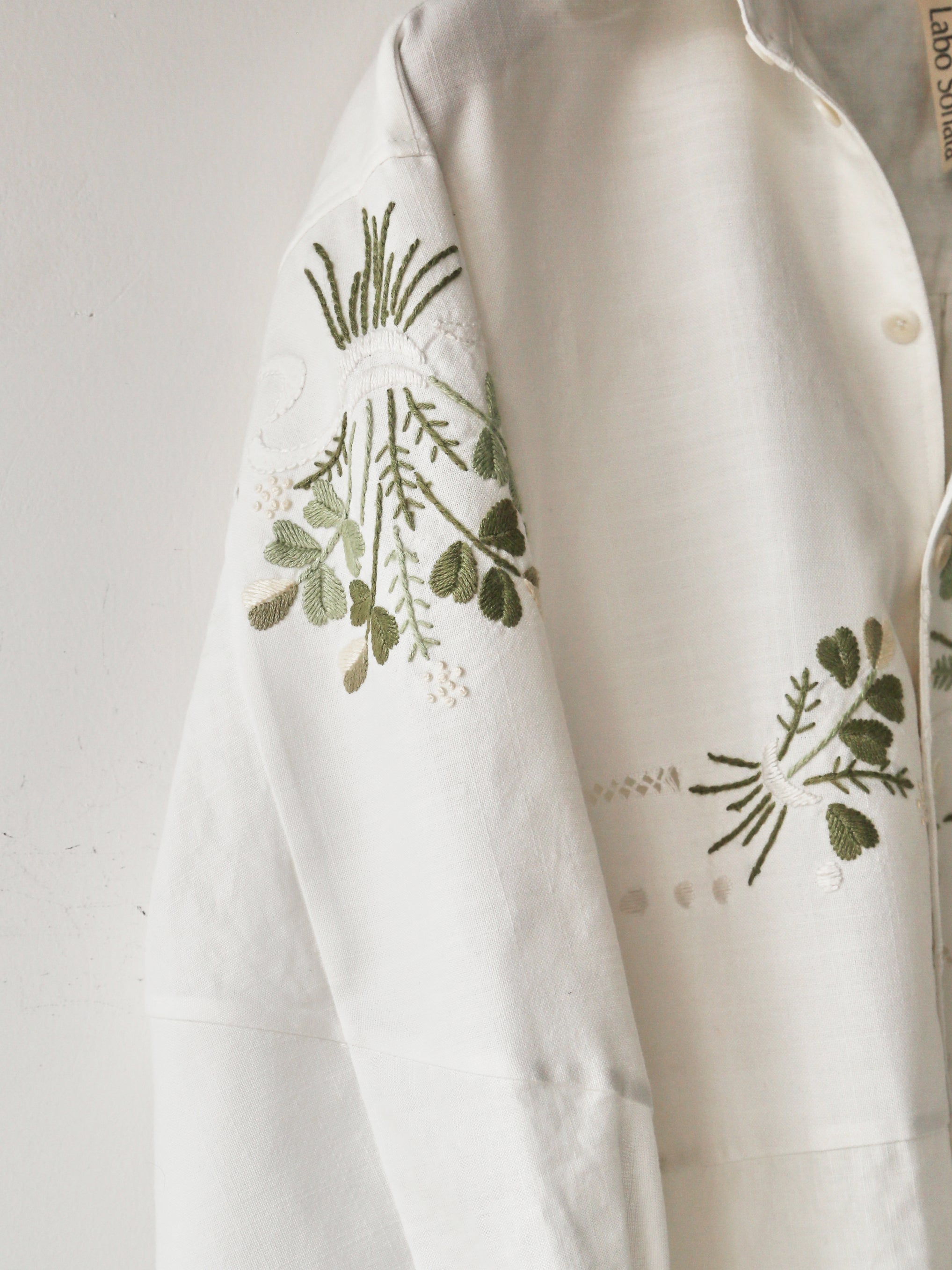 Clover Bouquet Tone Shirt